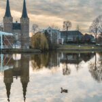 Warum ist die Neue Kirche in Delft so bekannt?