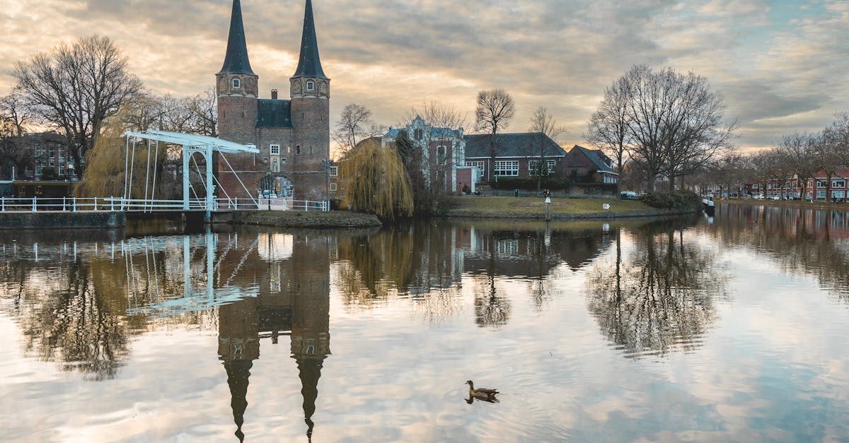 Warum ist die Neue Kirche in Delft so bekannt?