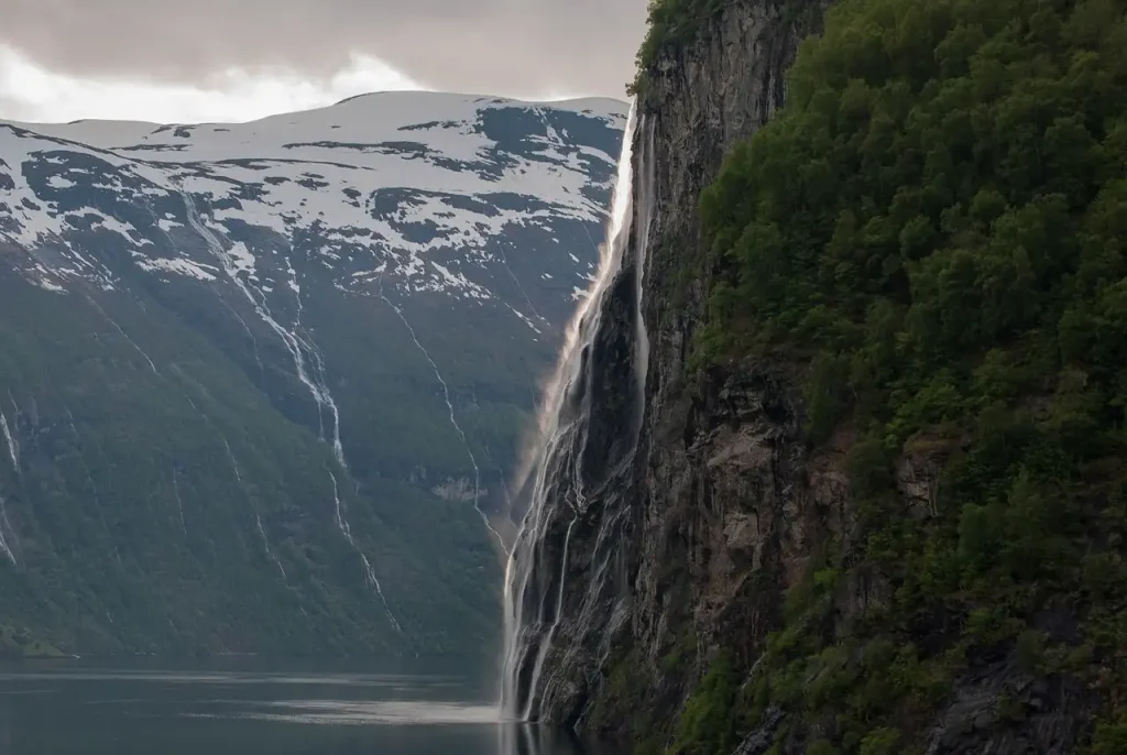 Was ist ein Fjord und was macht ihn so besonders?