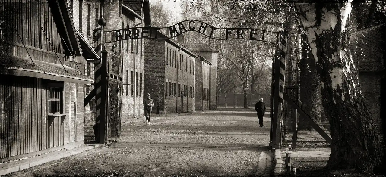 Welche Stadt liegt nahe dem Auschwitz-Museum in Polen?