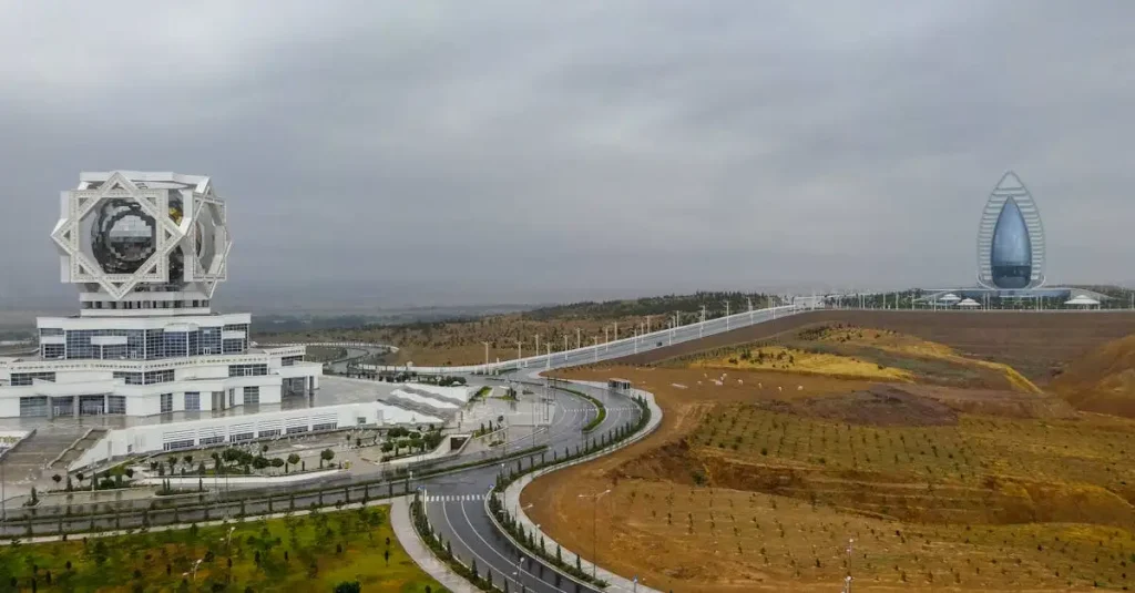 Was sind die drei besten Sehenswürdigkeiten in Turkmenistan?