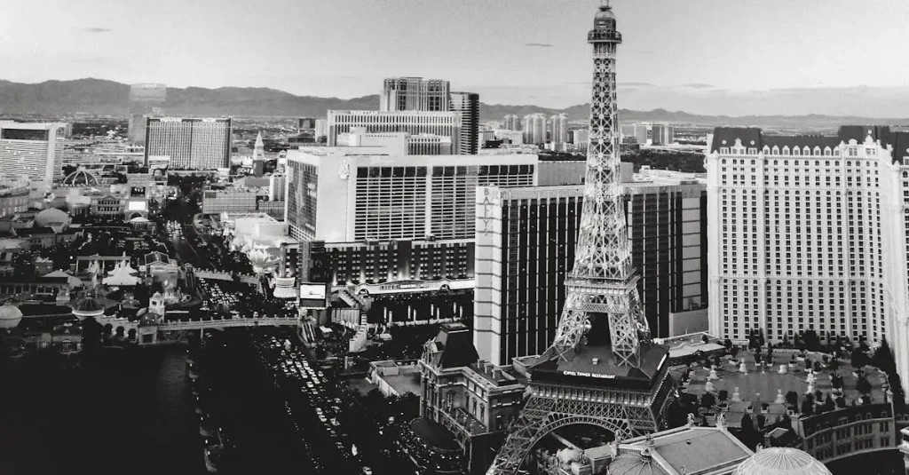 Welcher Turm in Las Vegas wurde von Paris inspiriert?