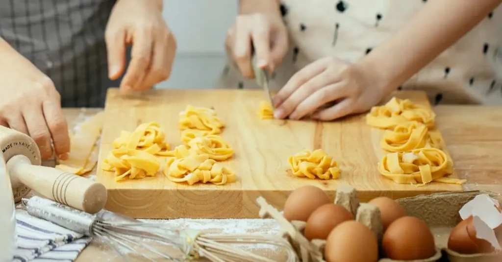 Wie verhindert man, dass Pasta beim Kochen klebrig wird?