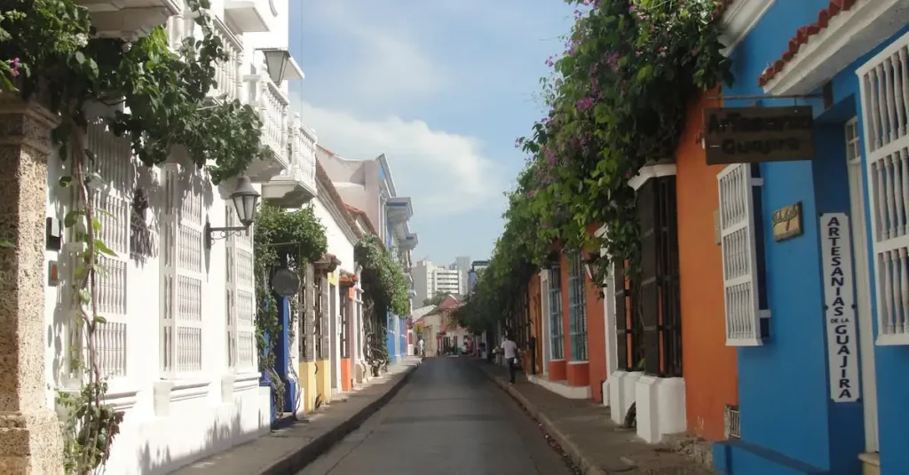 Wo sind die bunten Straßen von Cartagena zu entdecken?