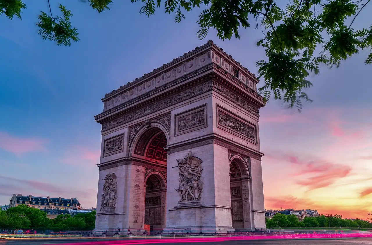 Wer malte „Die Rechtsprechung von Paris?