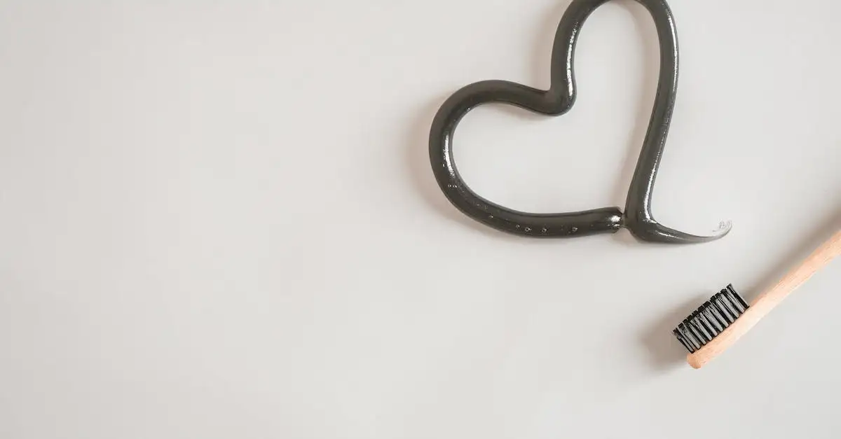 Wie entfernt man Flecken auf weißen Sohlen mit Zahnpasta?