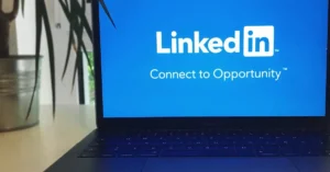 Wie unterscheidet sich LinkedIn von anderen sozialen Medien?