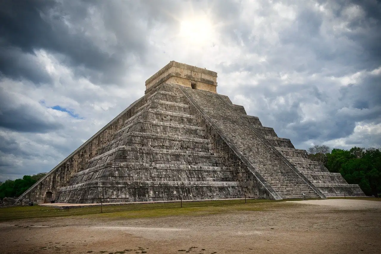 Wie beeinflussten astronomische Beobachtungen das Leben der Maya?
