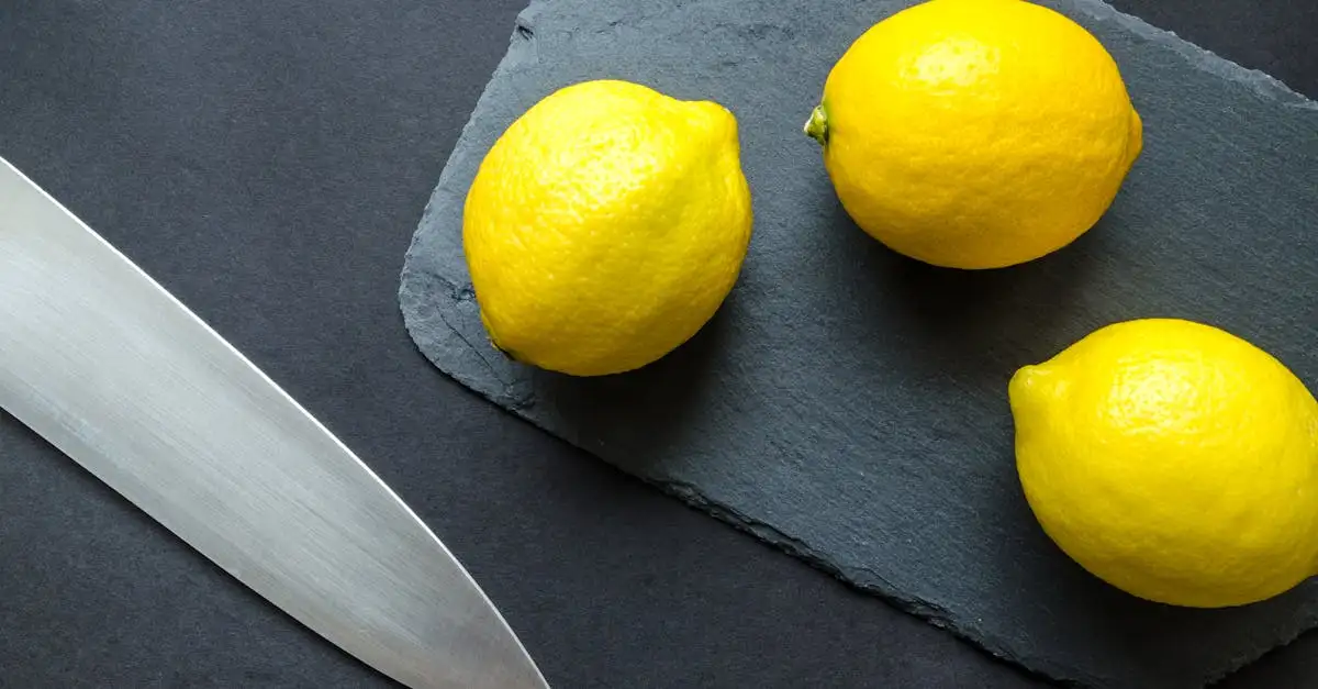 Wie entfernt man Fischgeruch mit Zitronensaft aus der Küche?