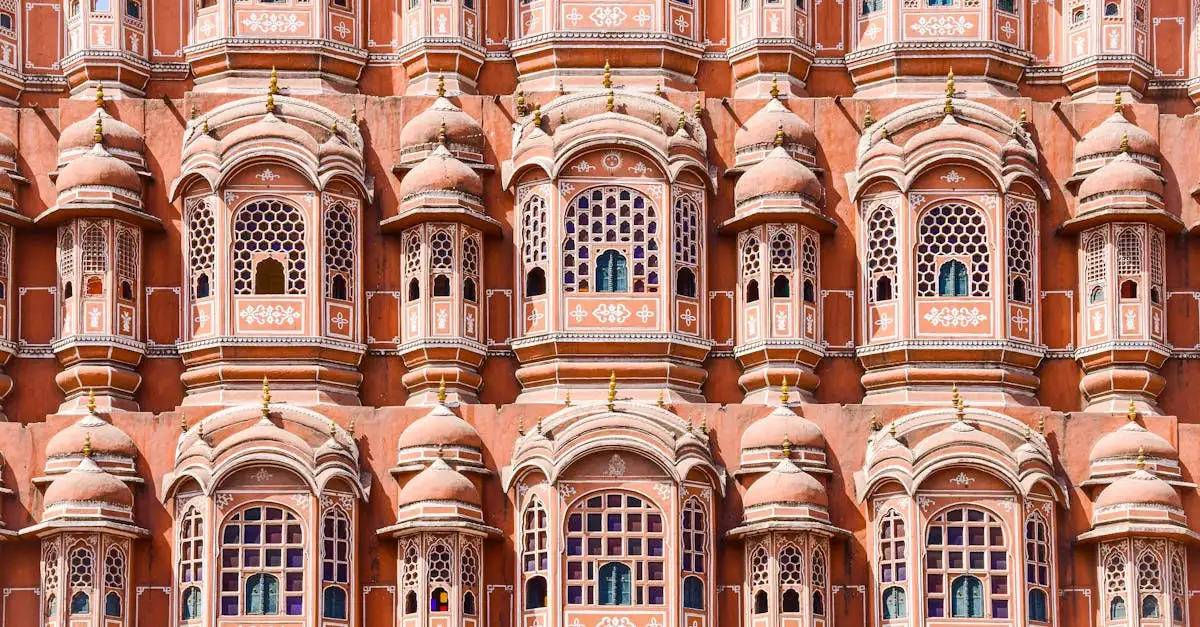 Welche Stadt in Indien ist für ihre Paläste bekannt?