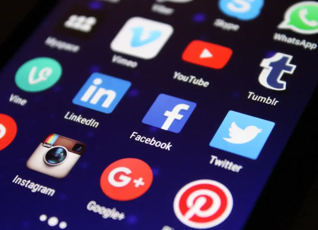 Wie entwickeln sich Social Media mit neuen Trends?