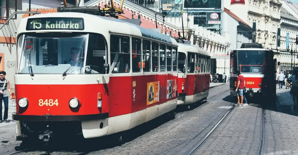 Wie funktionieren Trams in der städtischen Schieneninfrastruktur?