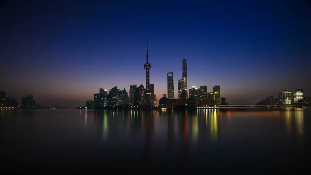 Wo befindet sich das Shimao International Plaza in Shanghai?