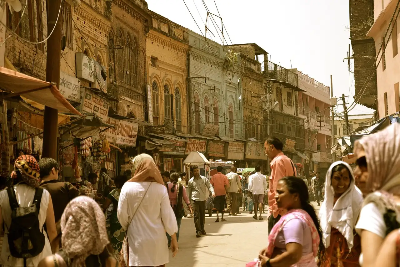 Welche Stadt in Indien ist für Baumwollfärbung bekannt?