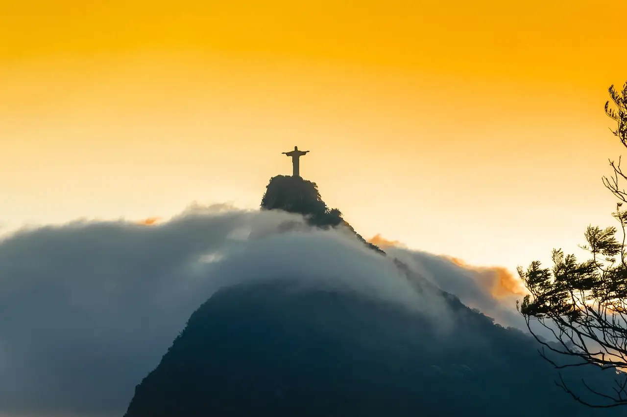 Wo befindet sich die Christus-Erlöser-Statue?