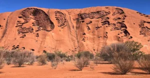 Welche ikonische Rotformation gibt es im Uluru-Kata Tjuta?